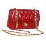 Κόκκινη δερμάτινη γυναικεία τσάντα 