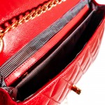 Κόκκινη δερμάτινη γυναικεία τσάντα 