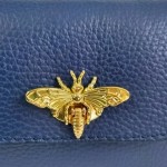 Γυναικείο δερμάτινο τσαντάκι χιαστί σε μπλέ 