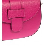Δερμάτινη γυναικεία τσάντα σε φούξια 