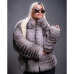 Γούνινη ζακέτα αλεπού σε ριγέ καφέ με άσπρο