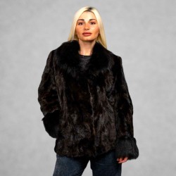 Μαύρη γυναικεία γούνα βιζόν      